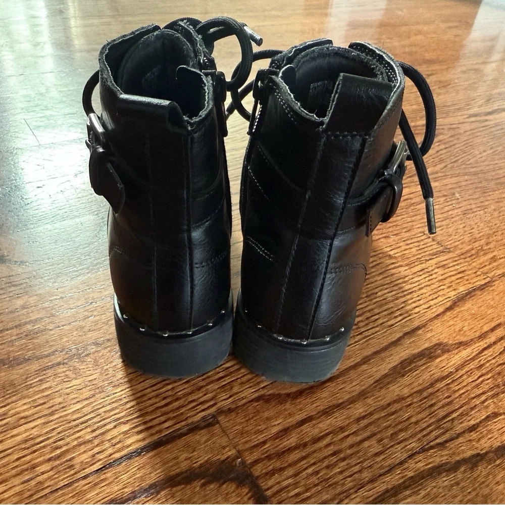 Trendy Combat Boots with Lace-up Front - Size 10t